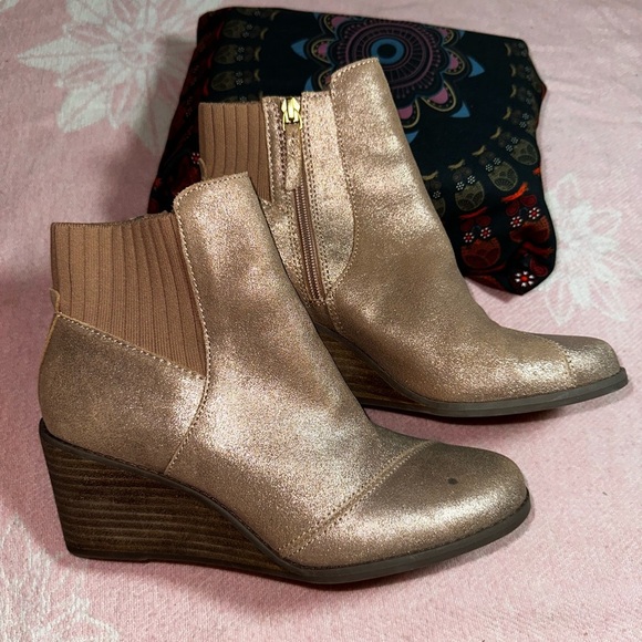 Toms Rose Gold Ankle Booties - Picture 9 of 11